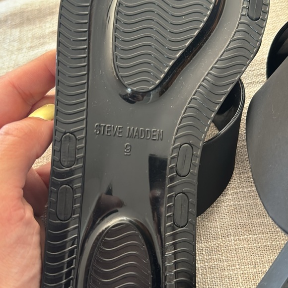 NEW Steve Madden Sandals - Picture 5 of 6